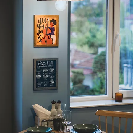 Apartment Stylish 1bd - Free Private Garage *