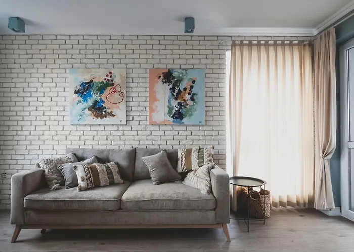 Stylish 1bd - Free Private Garage *